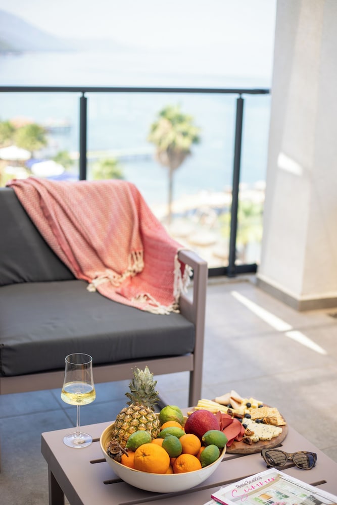 MAIA Luxury Beach Hotel & Spa 35/50