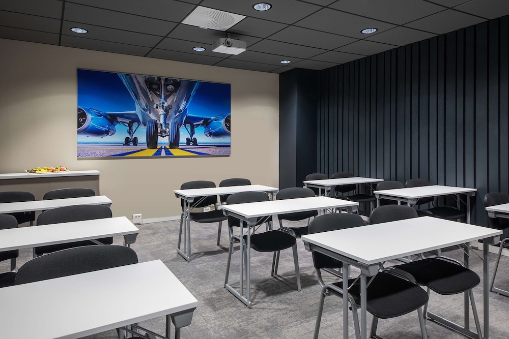Park Inn By Radisson Oslo Airport Hotel West 63/75