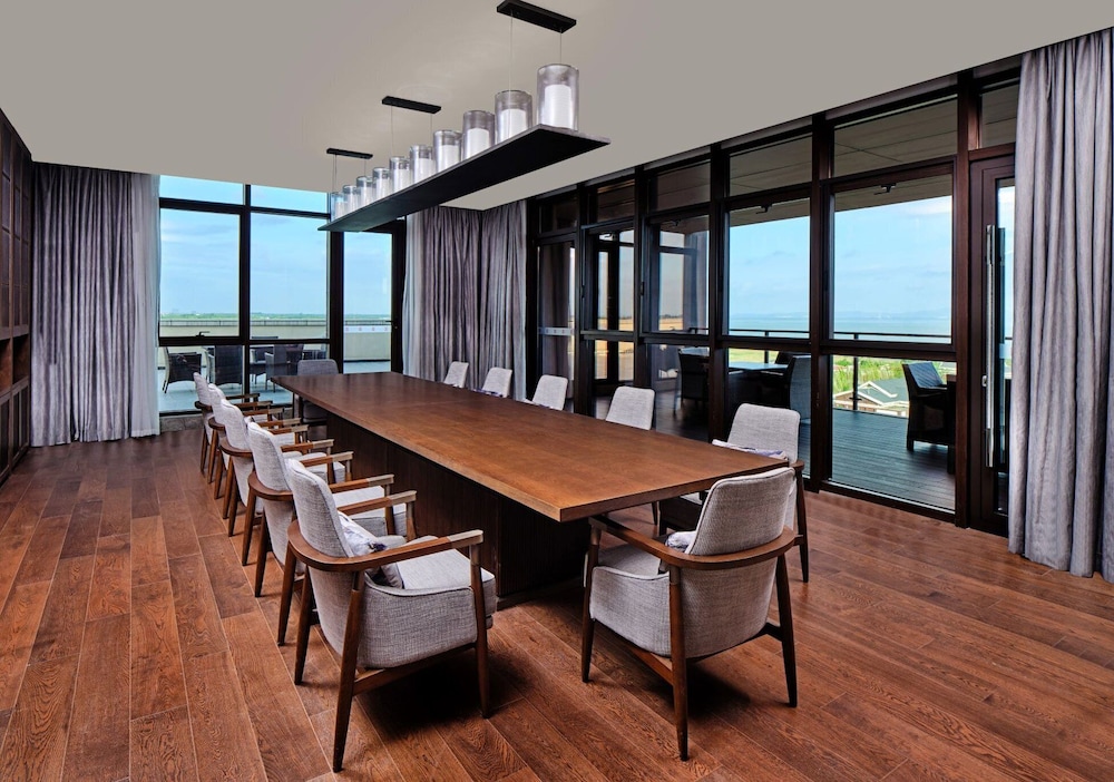 Hualuxe Suzhou Bay Hot Spring Resort 45/72