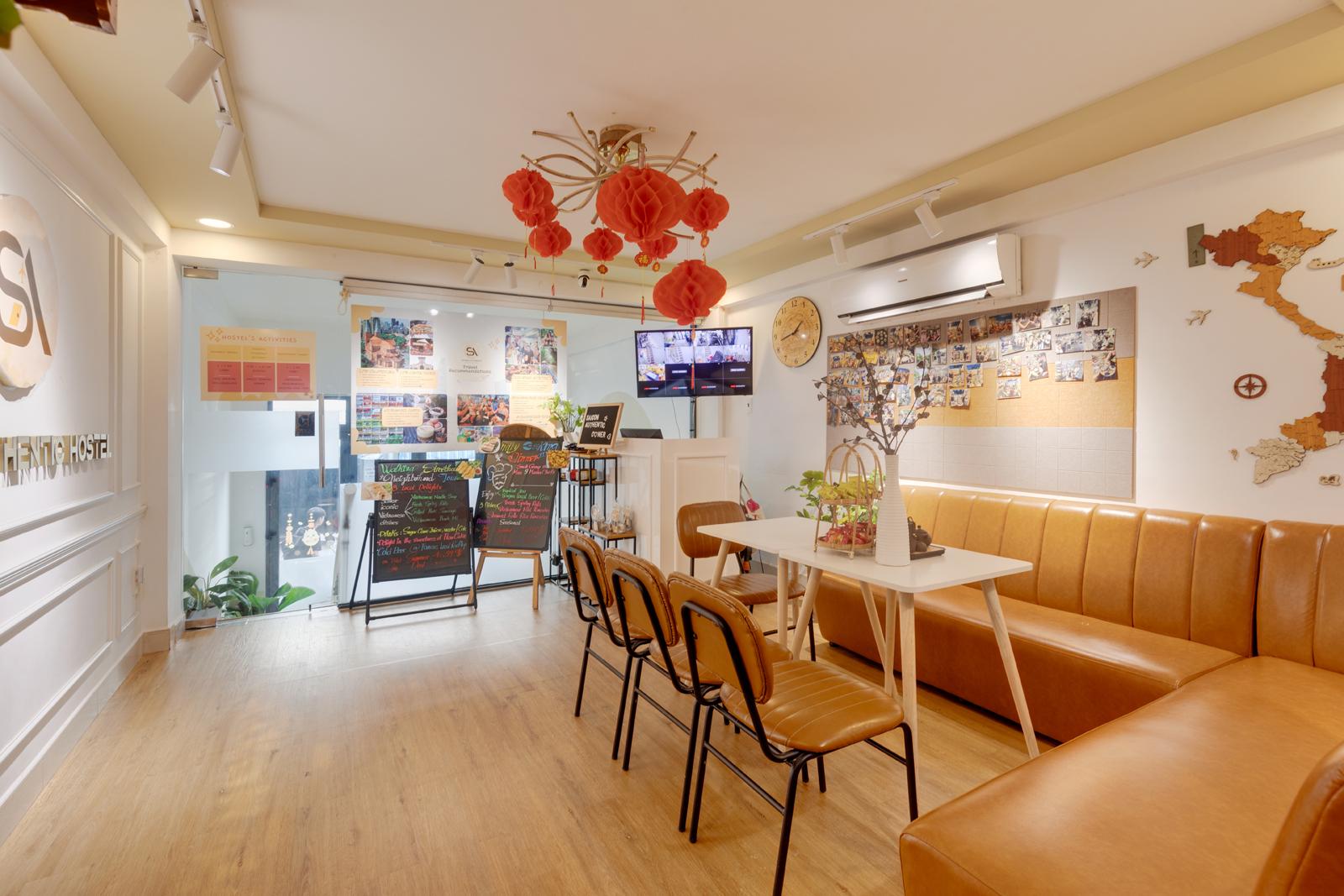 Saigon Authentic Hostel - City Walk, Cooking Class, Food Tour, Breakfast, Gym, Rooftop 17/35