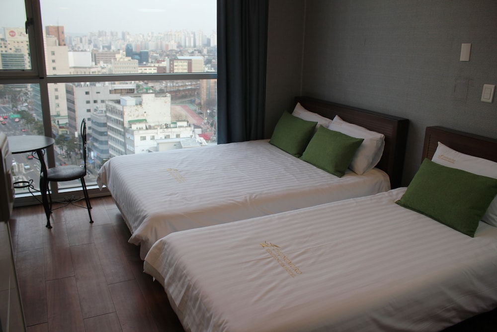Myeongdong Merlin Hotel 25/65