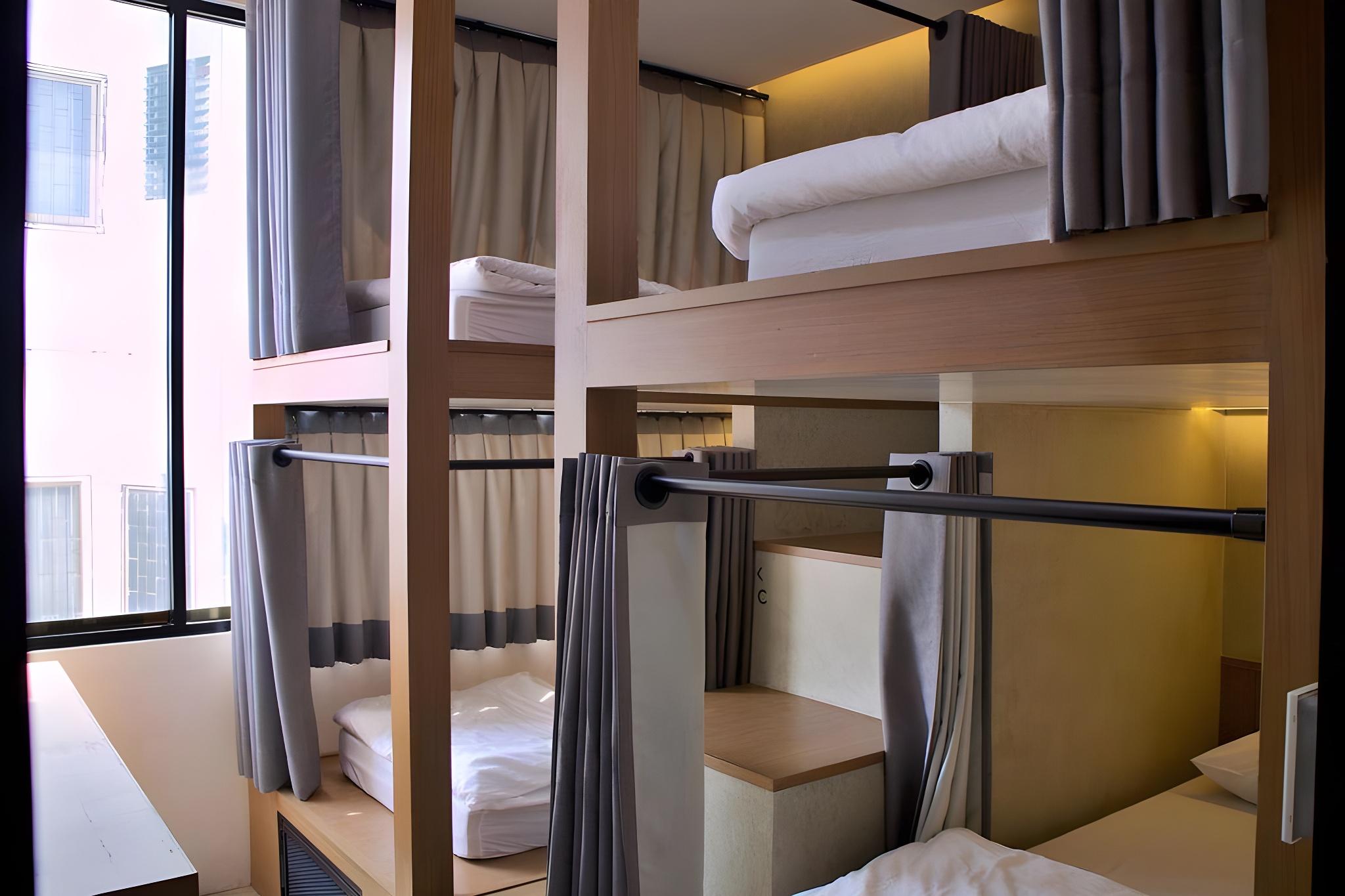 Private, 4 Beds