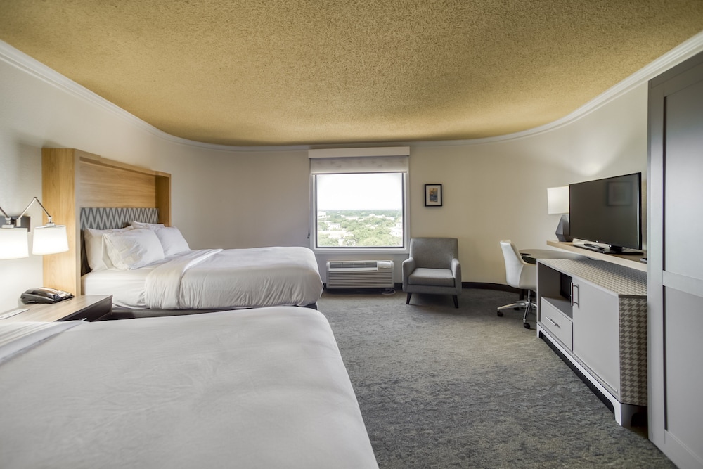 Holiday Inn Mobile Dwtn Hist District 9/46