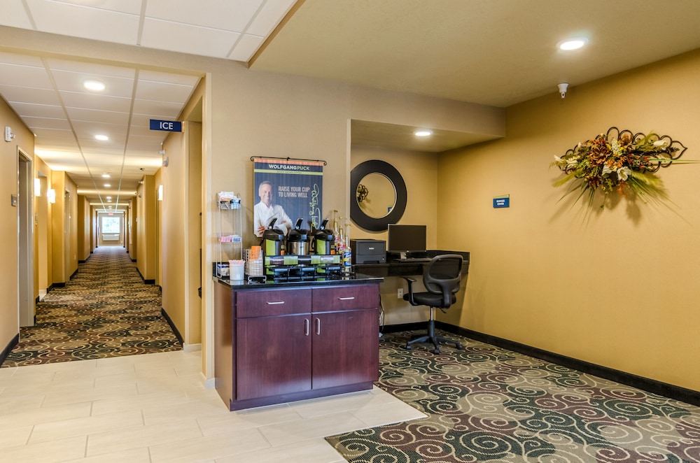 Cobblestone Inn & Suites - Oberlin 4/57