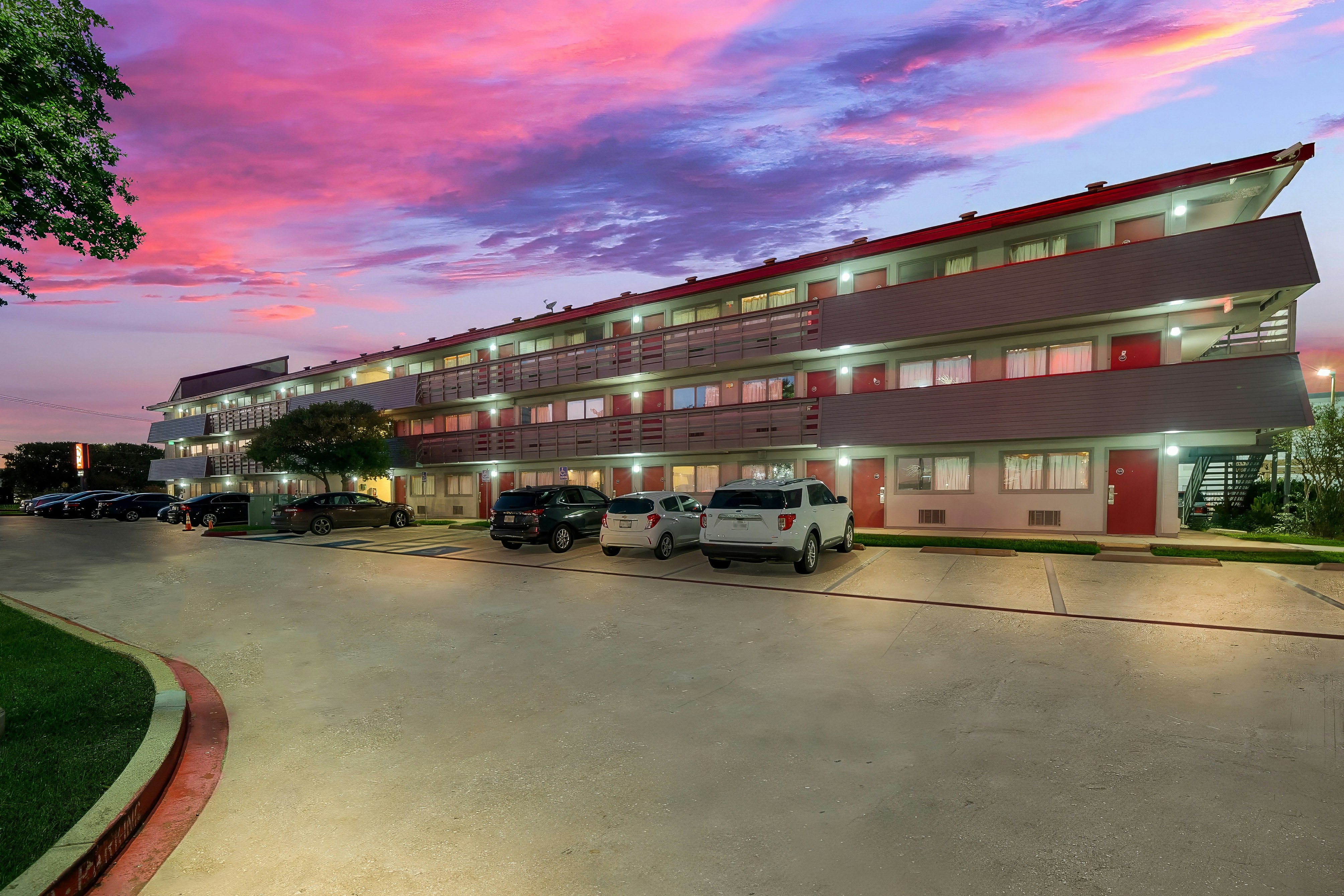 Red Roof Inn Dallas - DFW Airport North 13/15