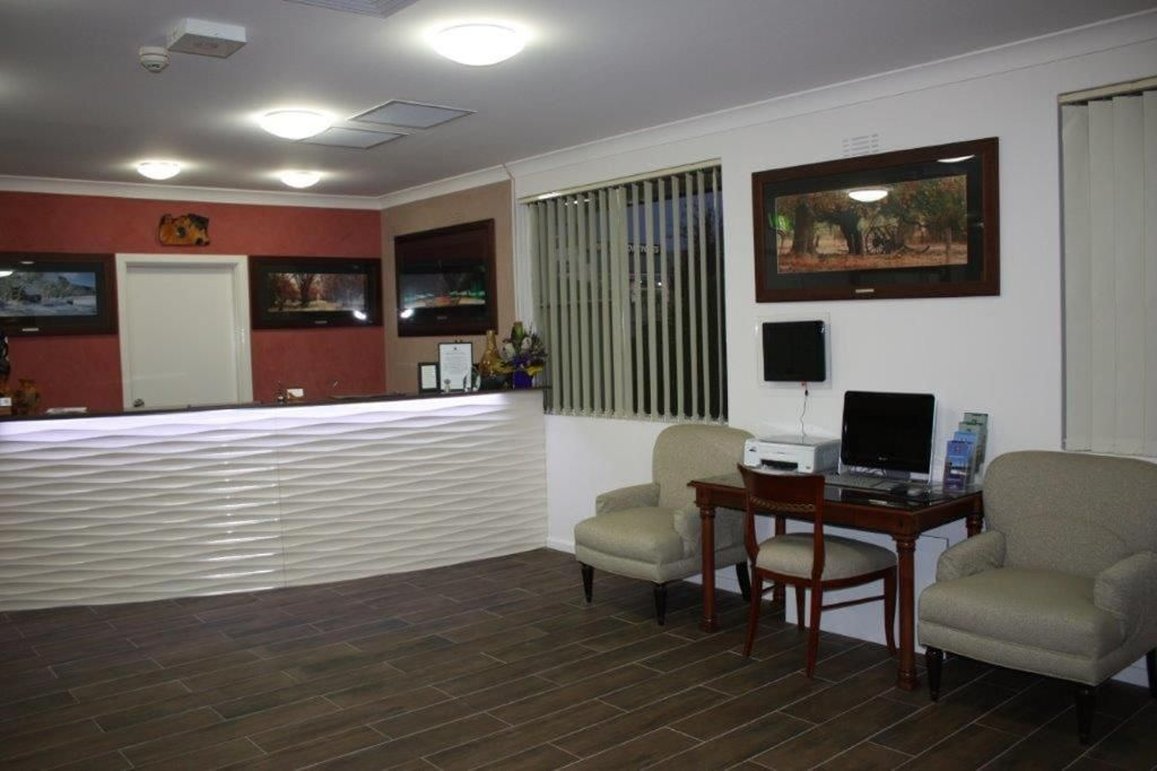 Country Plaza Queanbeyan 4/11