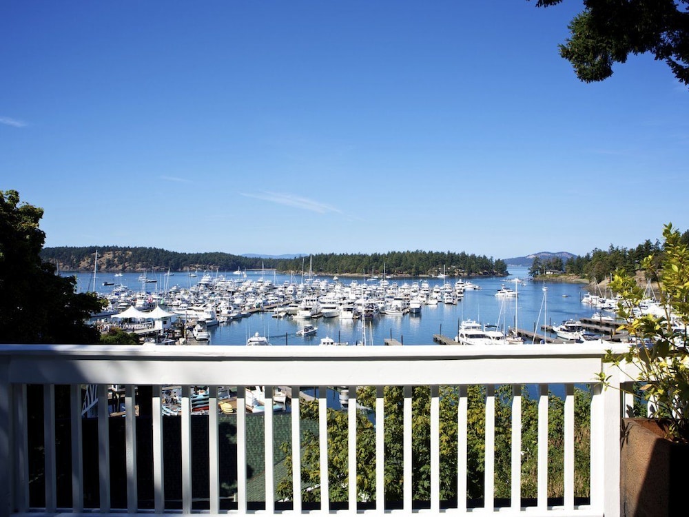 Roche Harbor Resort 33/77