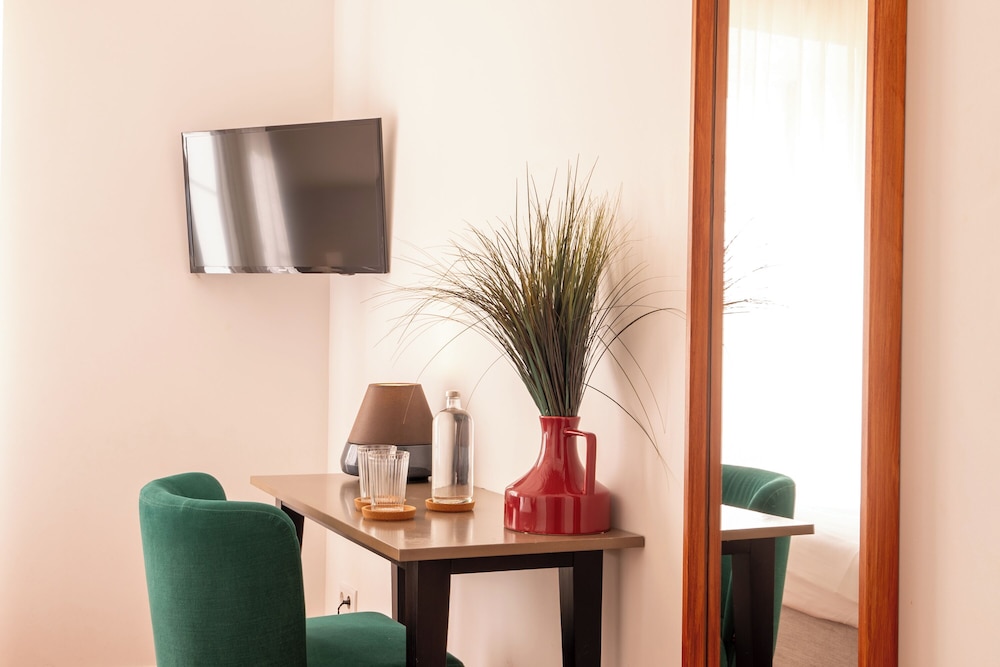 Bica Flh Suites 44/52