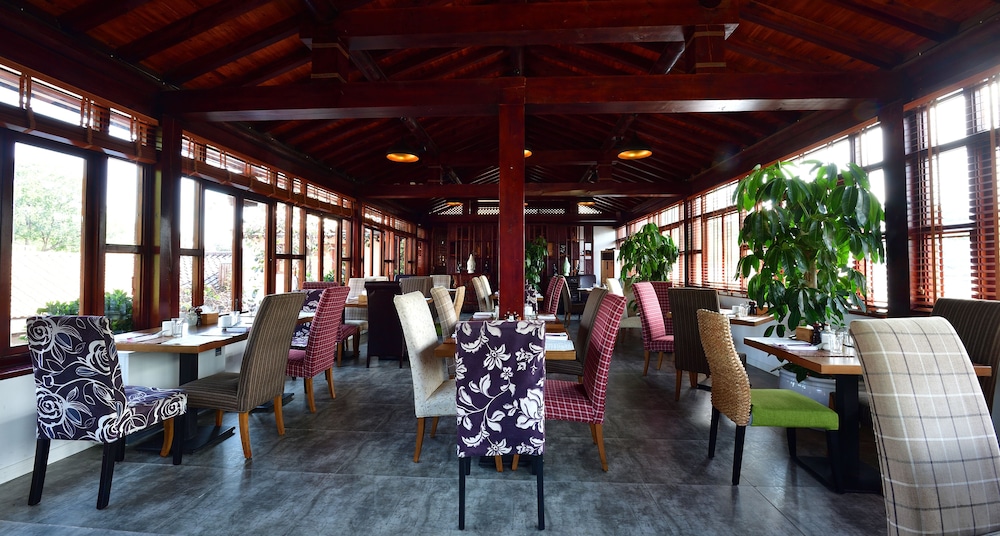 The Jingshan Garden Hotel 48/66