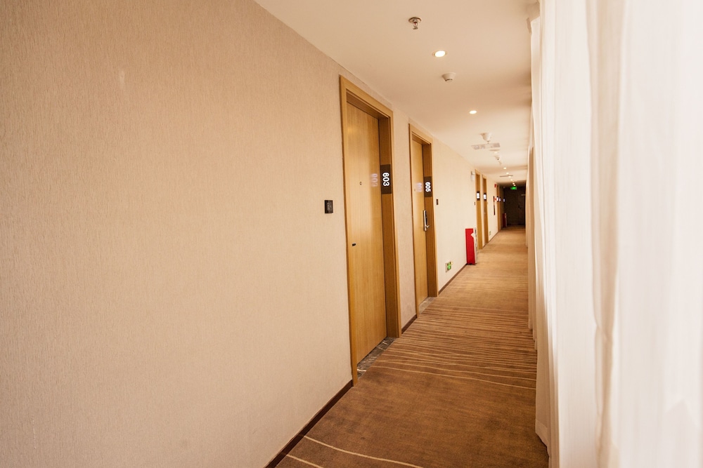 XingHe Hotel East Railway Branch 13/22
