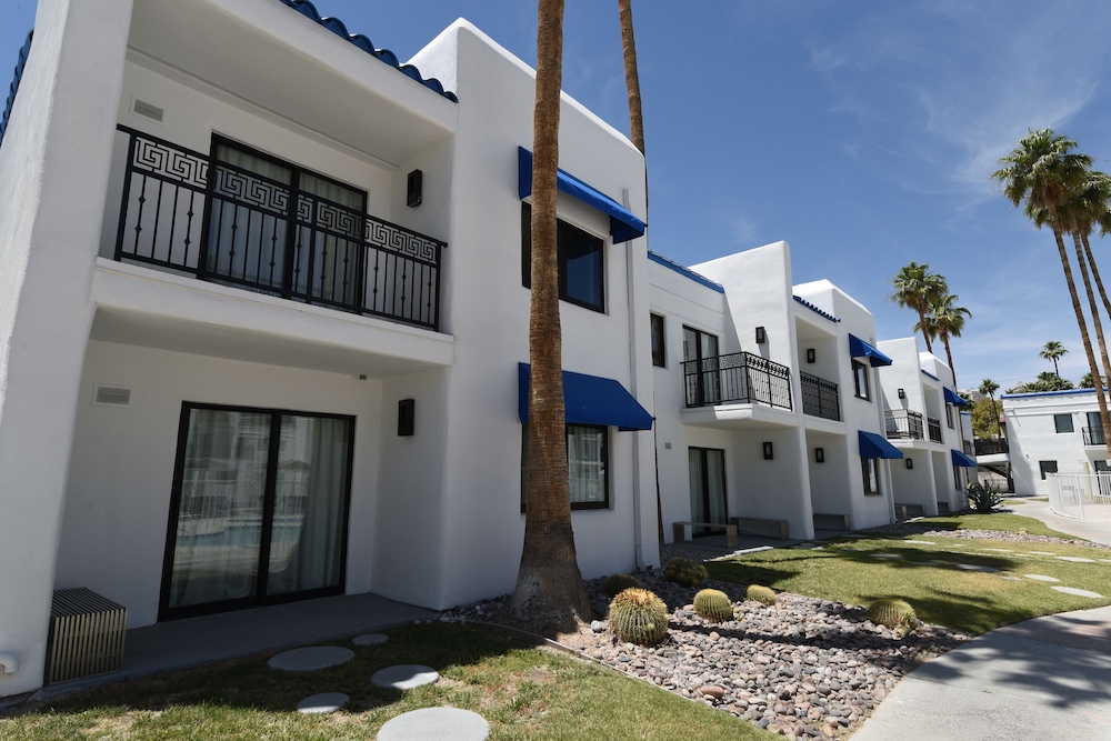 Serene Vegas Boutique Hotel 3/50