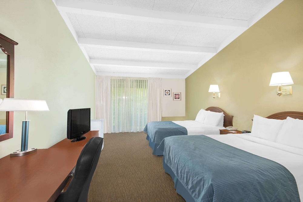 Hotel Amherst Hadley 8/18