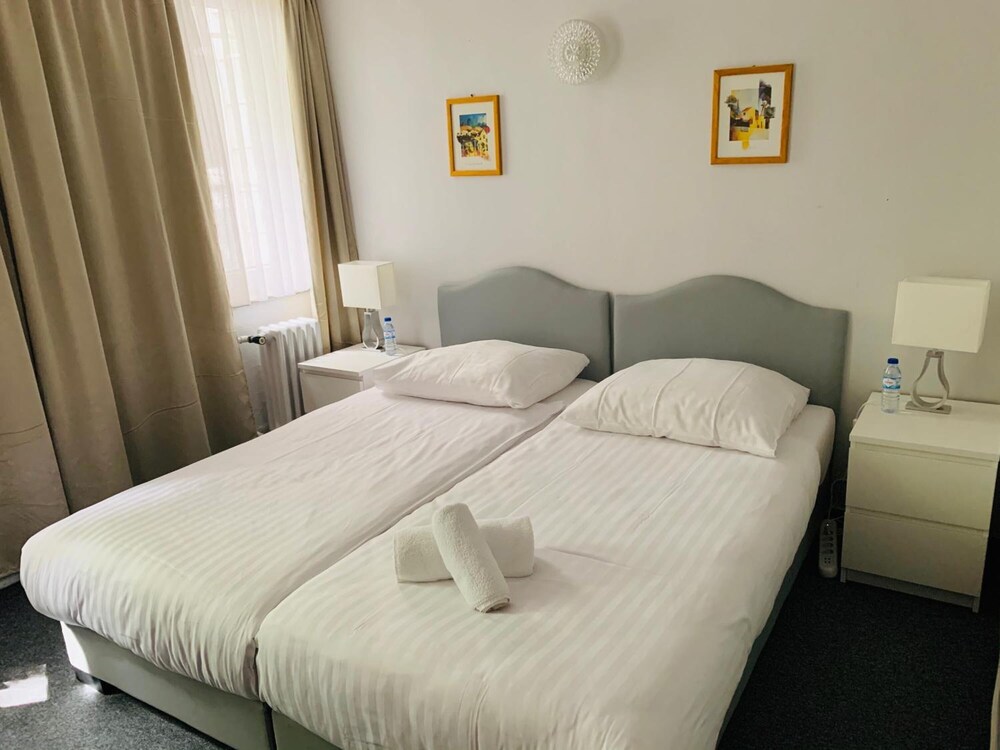 Hotel Berg 9/29