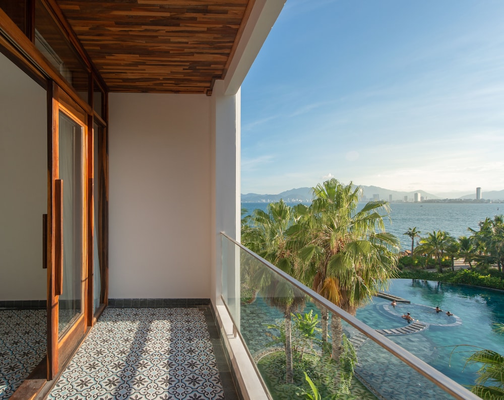 Alibu Resort 24/50