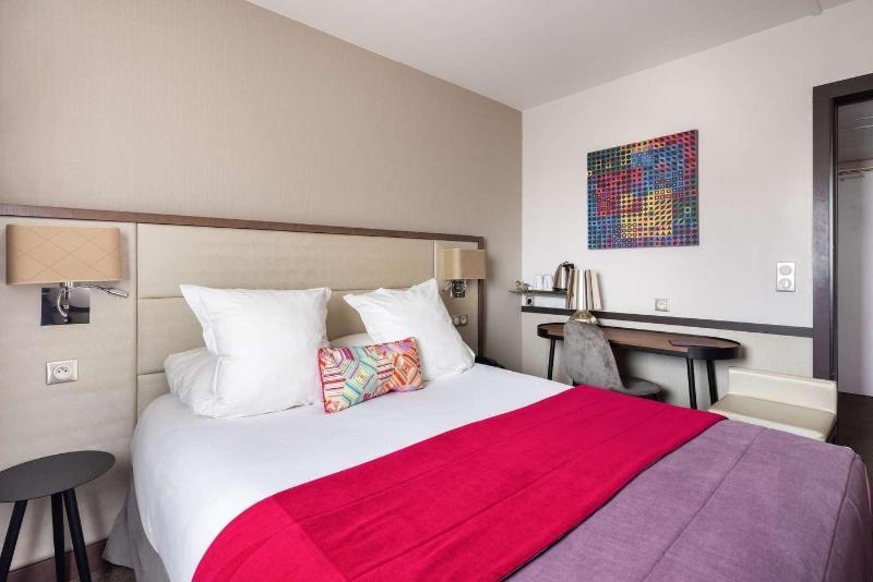 Standard, 2 Double Beds