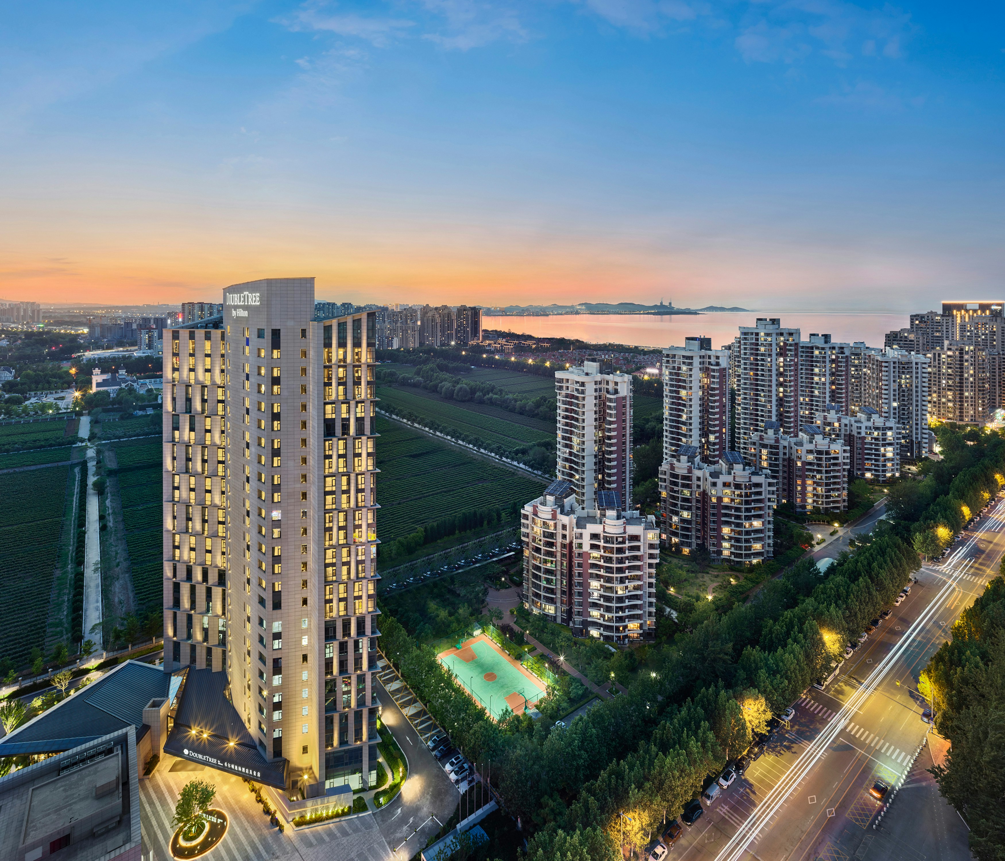 DoubleTree by Hilton Yantai Golden Coast Hotel and Suites 7/57