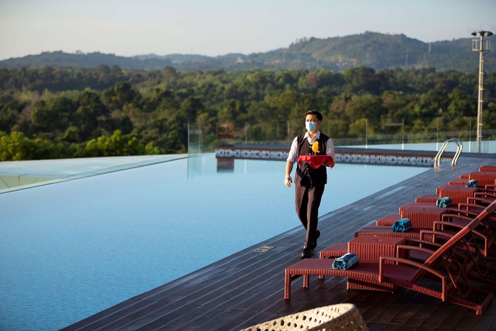 Wyndham Panbil Batam 80/105