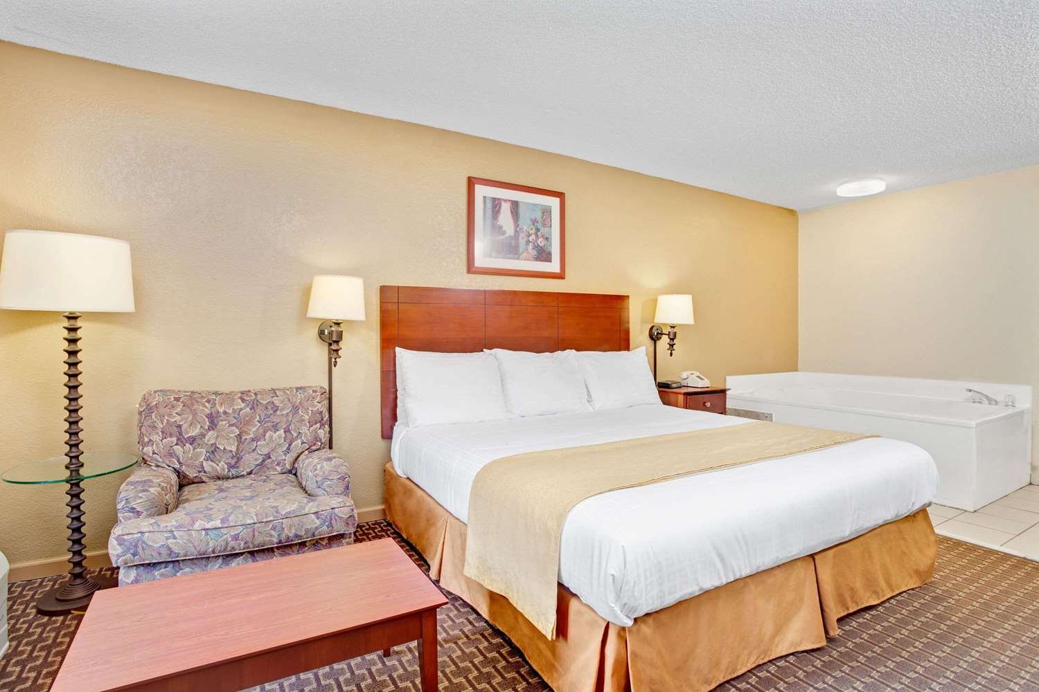 Days Inn & Suites By Wyndham Stockbridge South Atlanta 4/10