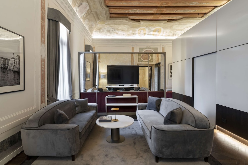 Radisson Collection Hotel, Palazzo Nani Venice 51/77