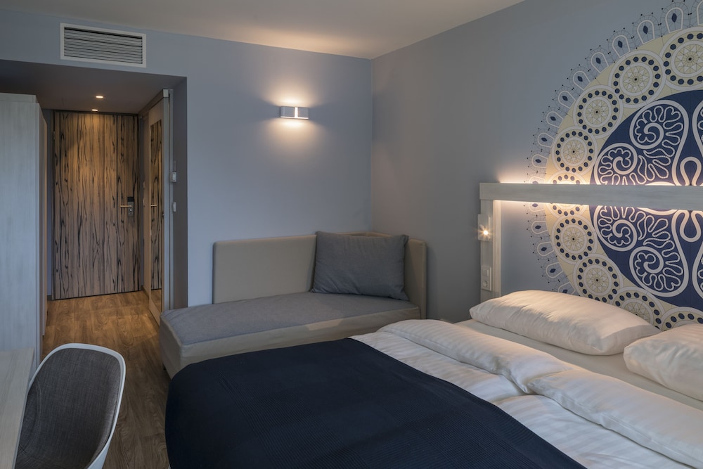 COMFORT, DOUBLE BED