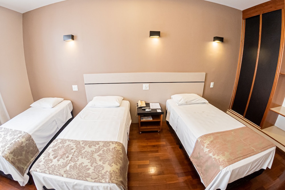 SERRANO RESIDENCIAL HOTEL 38/54