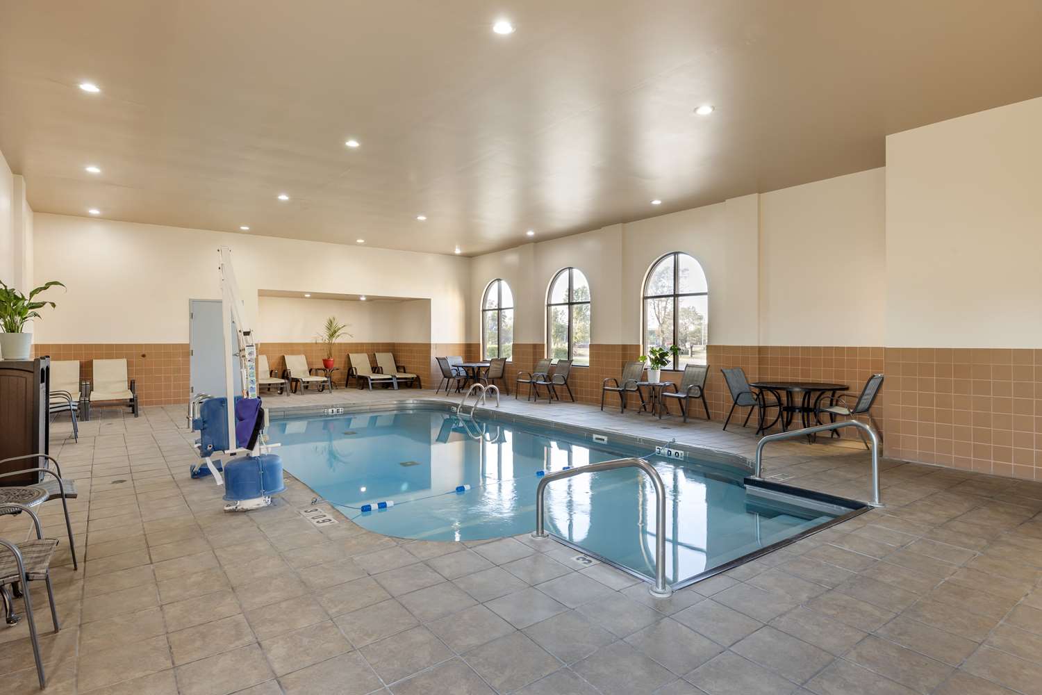 Best Western Plus Sikeston 19/37