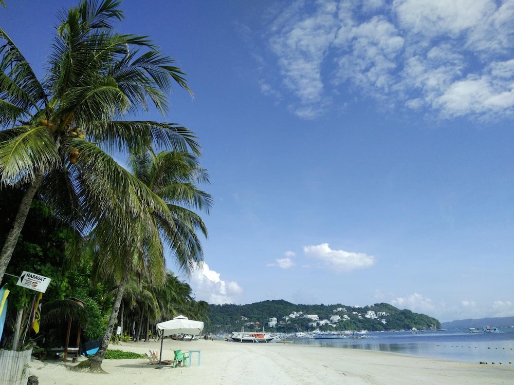 Aissatou Beach Resort 50/58