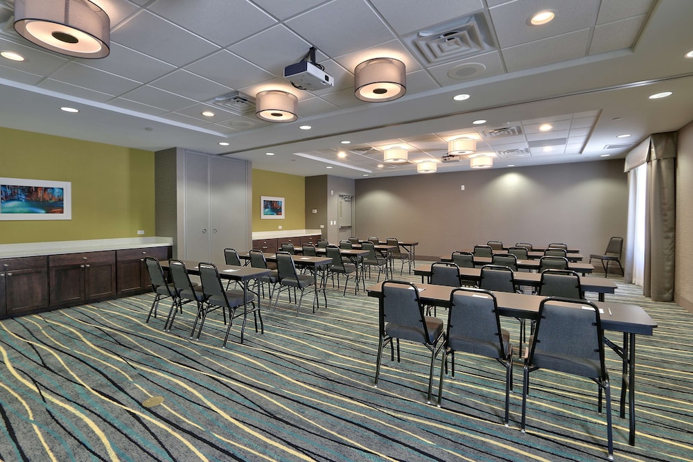 Hampton Inn Suites Albuquerque Airport 49/54