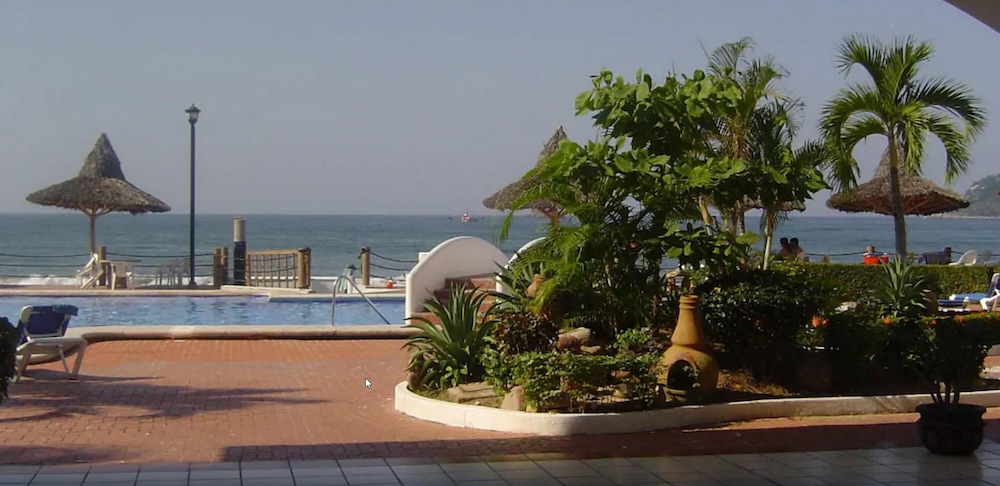 Casablanca Resort 55/61