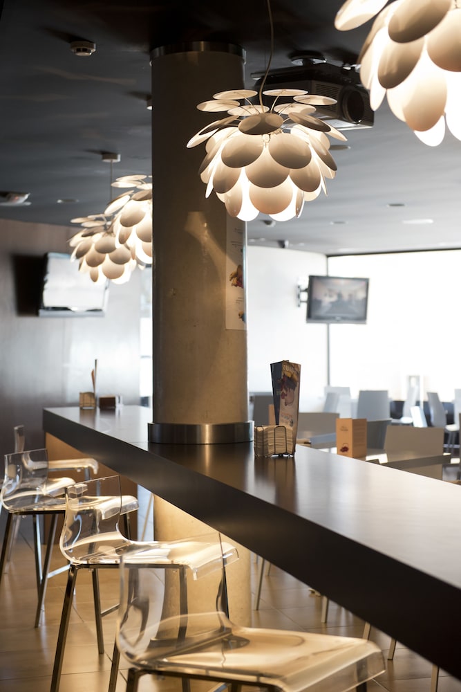 Hotel Tach Madrid Airport 47/59