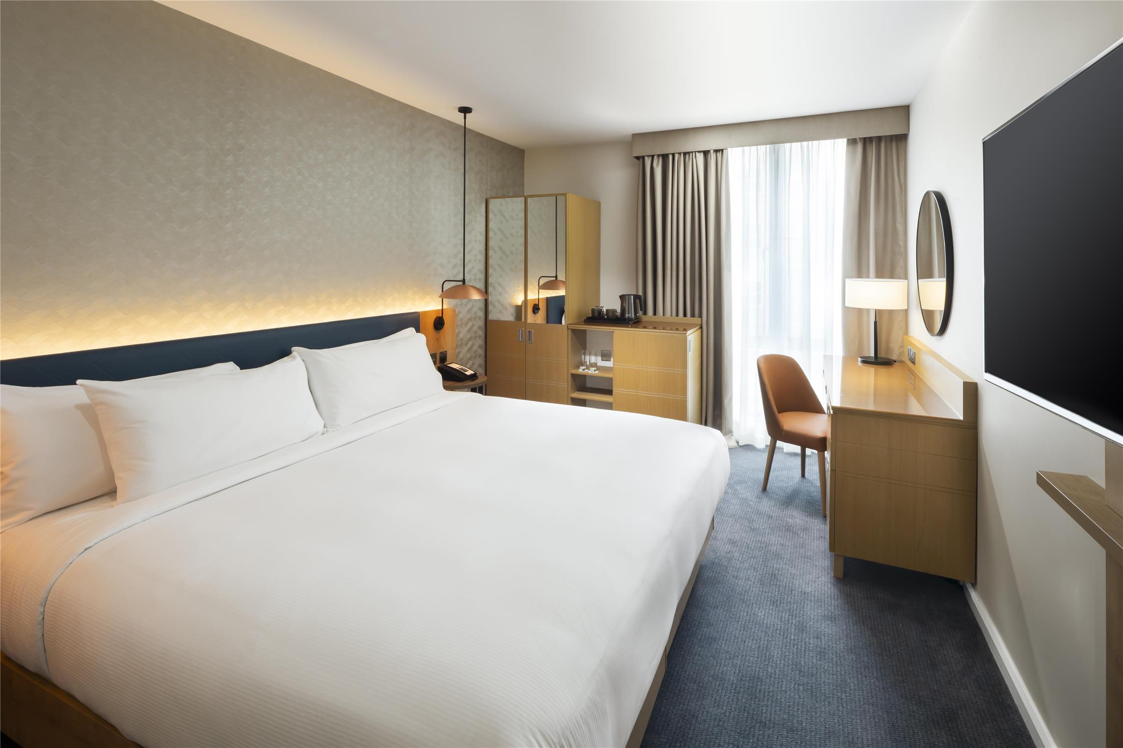 Room, King Bed, Riverside