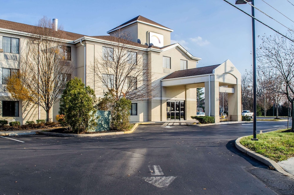 Sleep Inn And Suites Bensalem 1/33