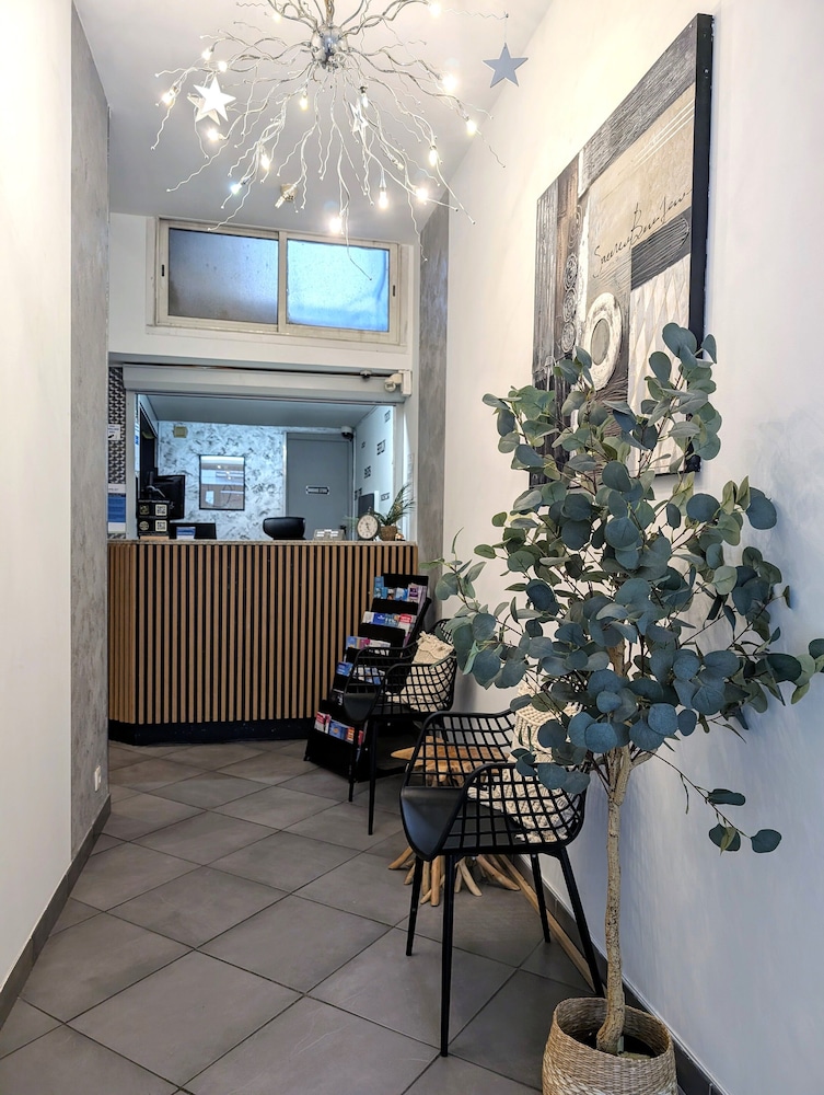 Hotel H33 35/50