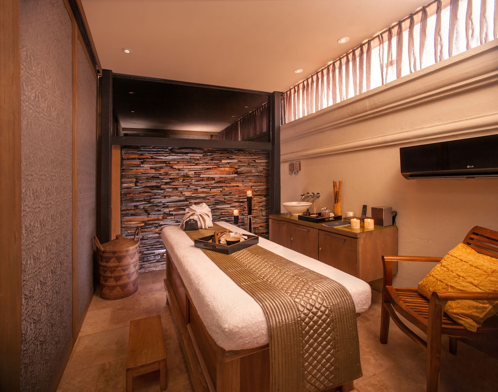 Bastion Luxury Hotel 42/75