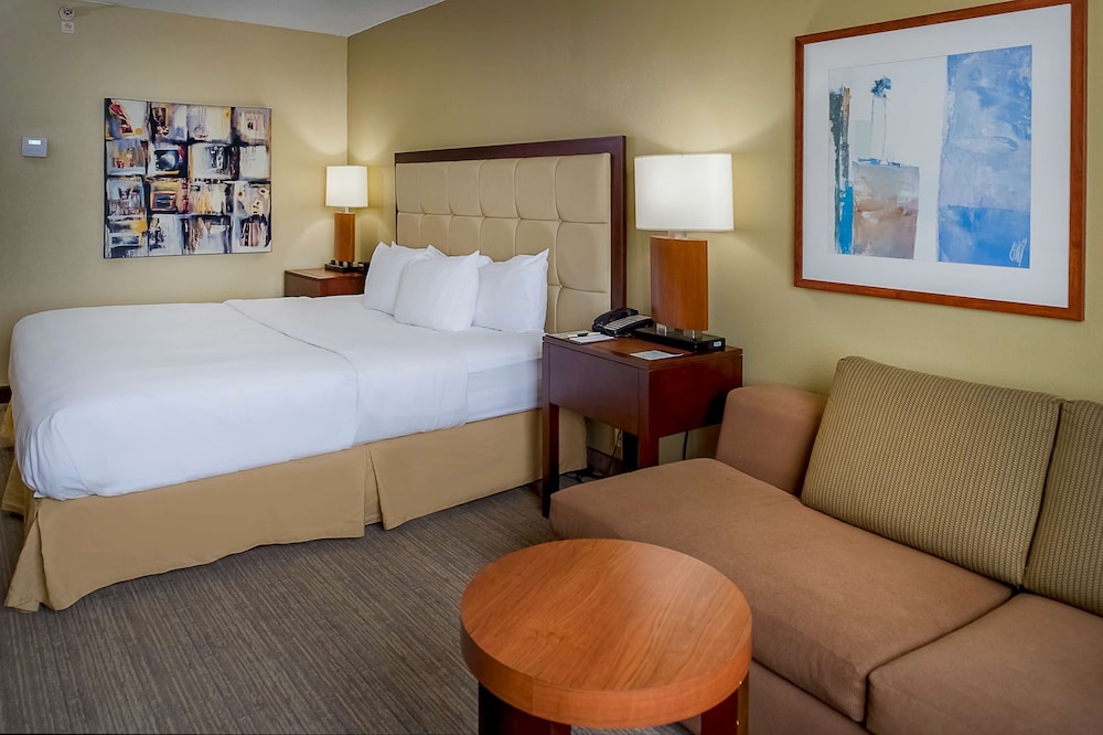 Doubletree By Hilton Hotel St Louis Westport 25/54