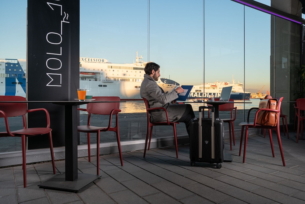 Smart Hotel - Naples Harbour 49/71