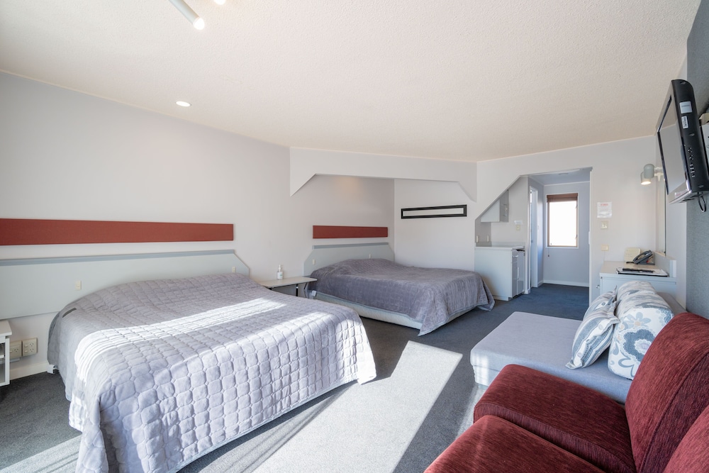 The Village Inn Hotel 5/38