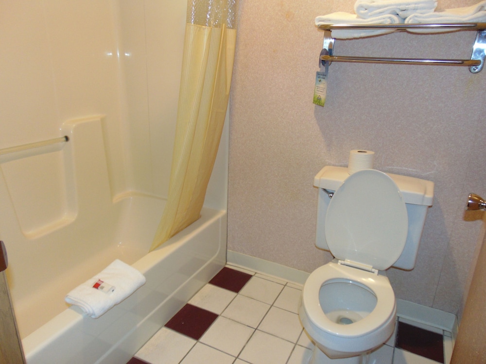 Days Inn by Wyndham Huntington 16/30