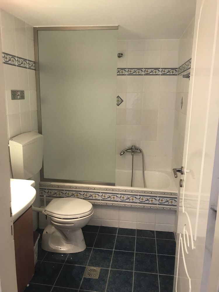 2 BEDROOMS, APARTMENT, VALLEY VIEW