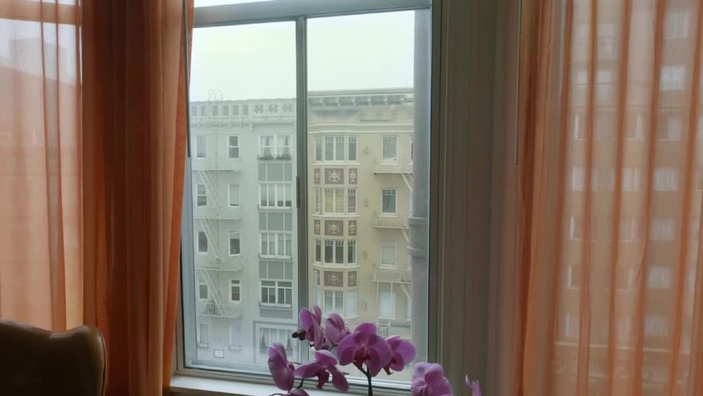 HOTEL JULIAN 38/50