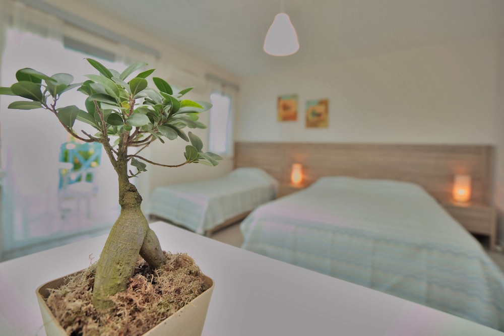 Marilisa Hotel 24/50