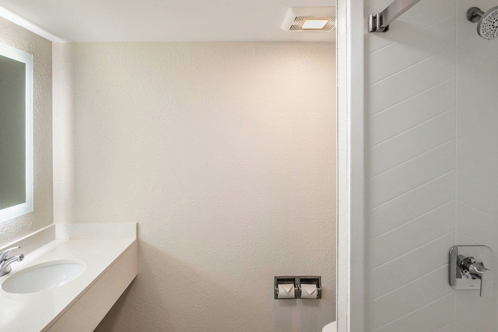 Fairfield Inn Suites Butler 50/50