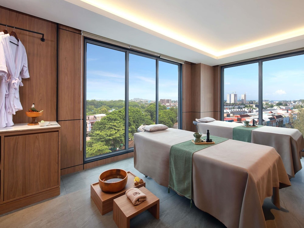 Grand Mercure Batam Centre 29/57