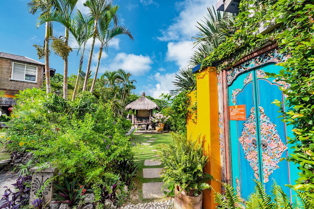 Red Garden Resort 64/70
