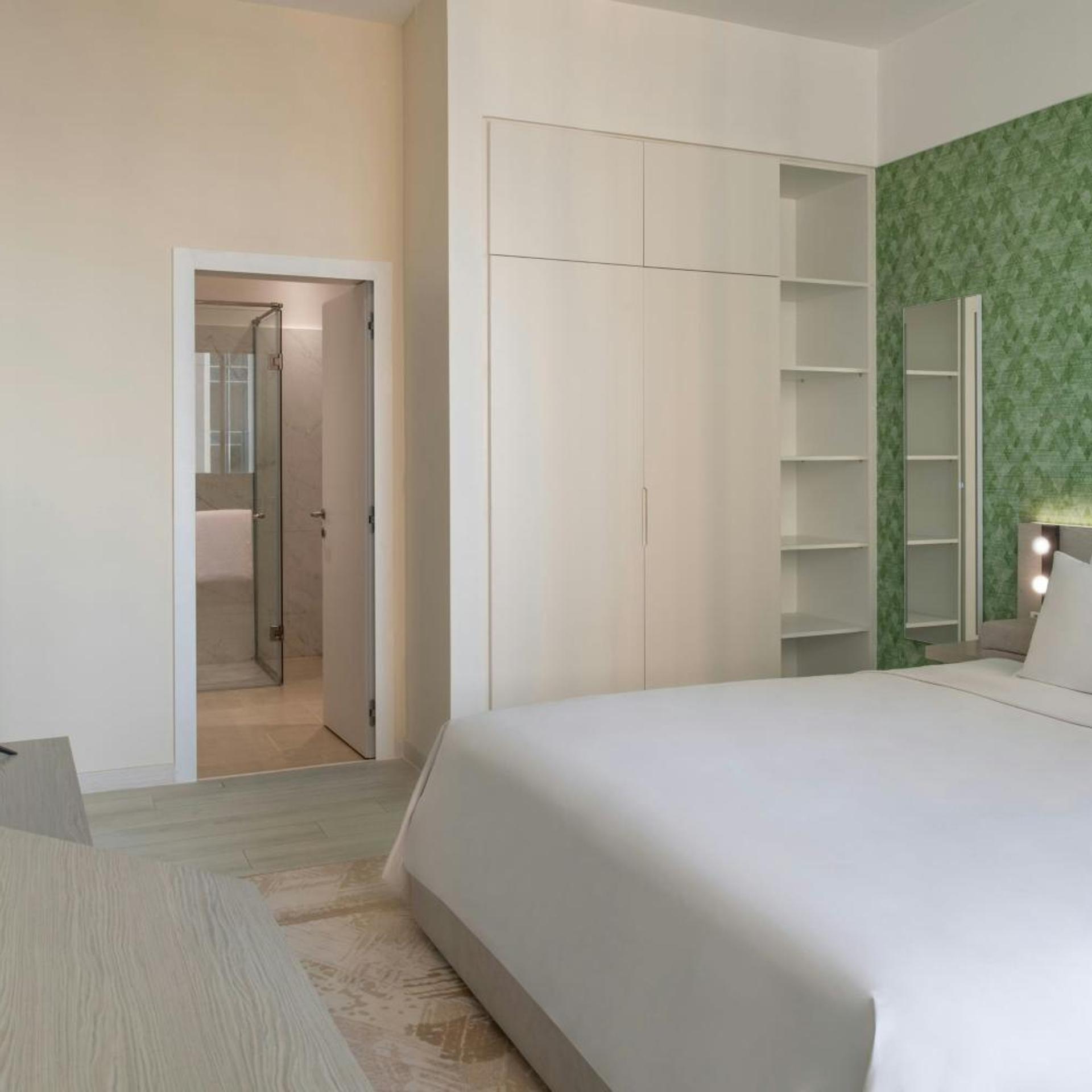 شقة بسرير كينج وسرير كوين بإطلالة على المدينة بغرفتي نوم، Element West Bay Doha 6/10