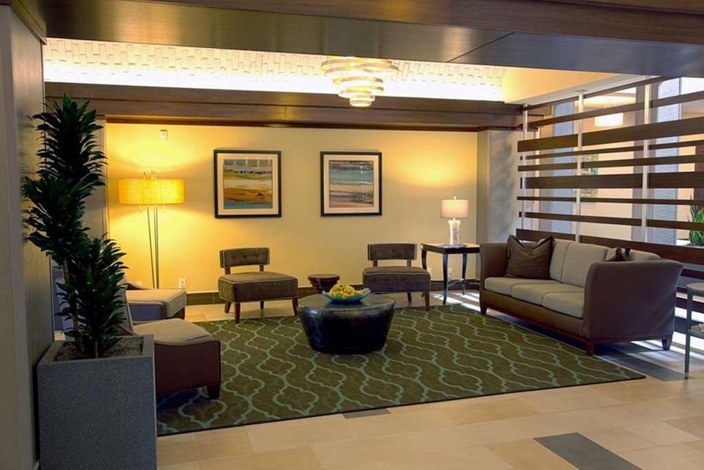 Embassy Suites by Hilton Dallas Market Center 45/72
