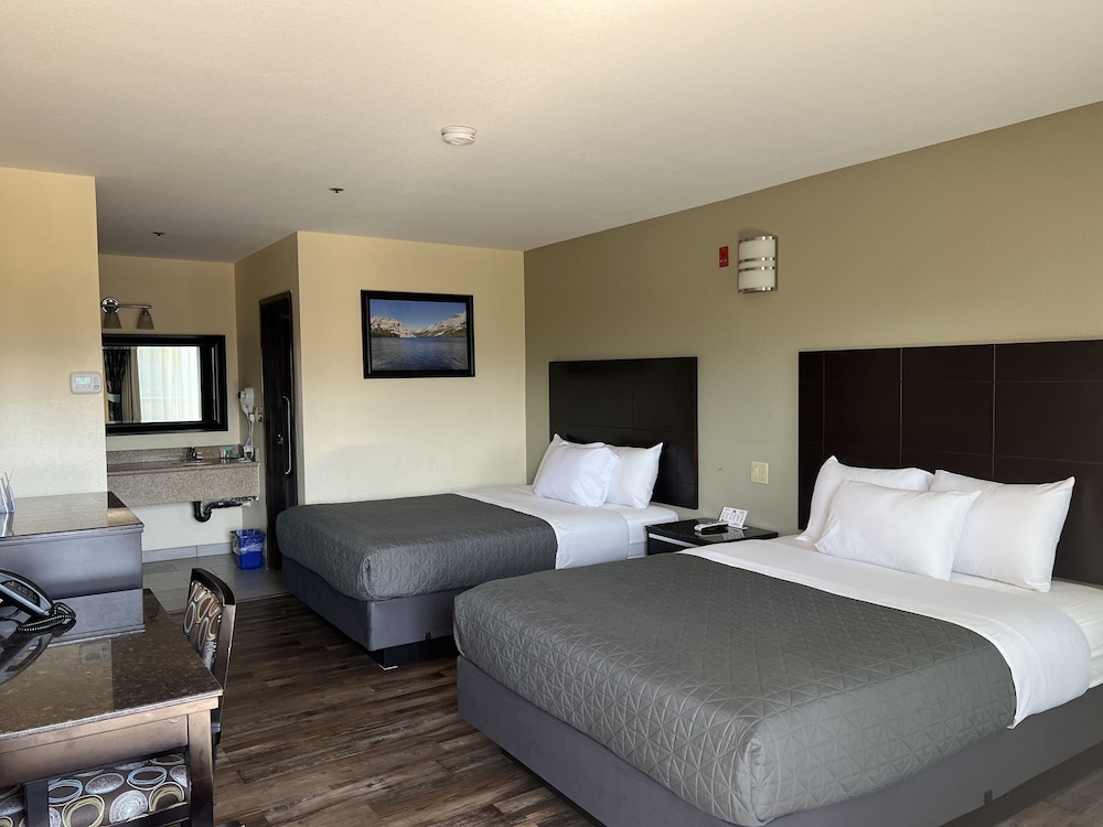 Standard, 2 Queen Beds
