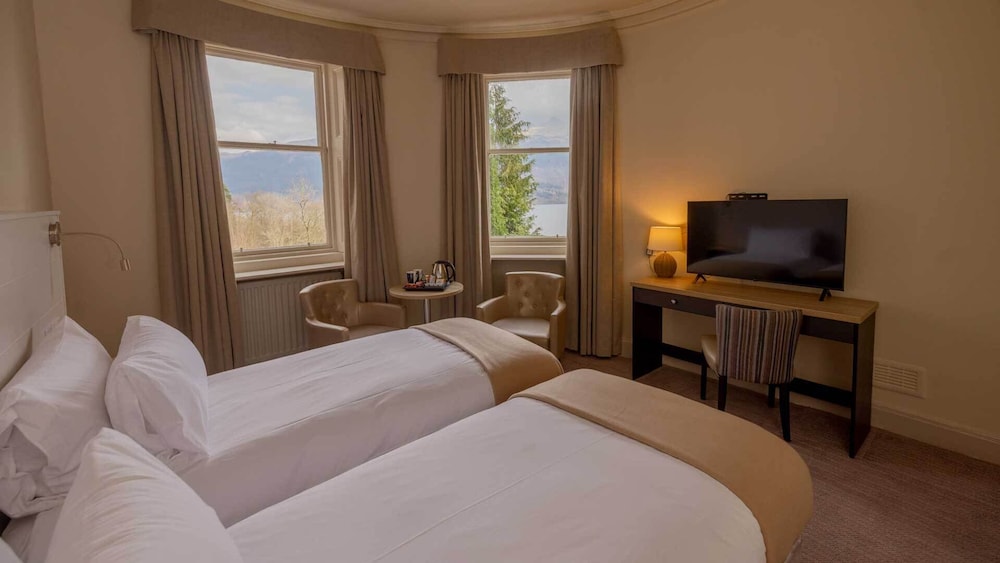 Tarbet Hotel 8/58