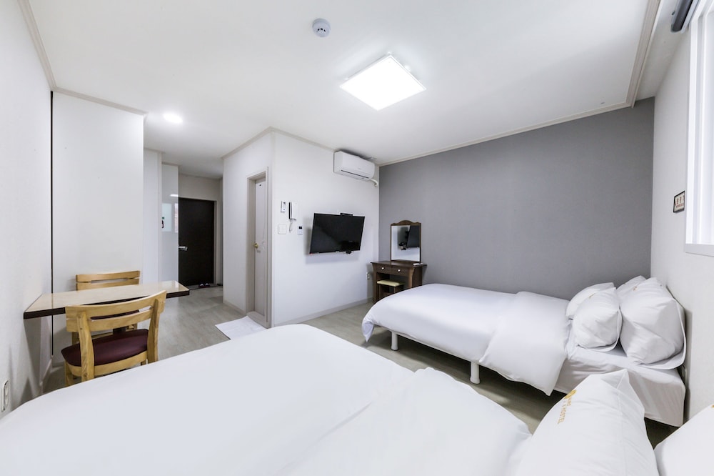 Js Hotel 5/38