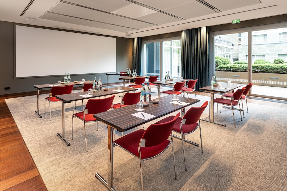 Radisson Blu Media Harbour Hotel Dusseldorf 57/68